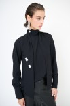 BLUSA CON SCOLLO DT E ORECCHINI NERO