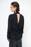 BLUSA CON SCOLLO DT E ORECCHINI NERO