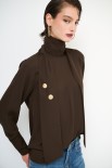 BLUSA CON SCOLLO DT E ORECCHINI MORO