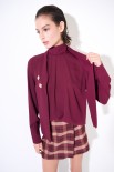 BLUSA CON SCOLLO DT E ORECCHINI VINO