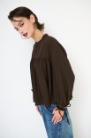 BLUSA CON BRACCIALI MANICHE MORO