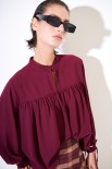 BLUSA CON BRACCIALI MANICHE VINO