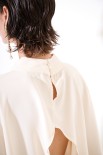 BLUSA APERTA DIETRO CONCOLLANA FILO ORO BEIGE