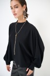 BLUSA APERTA DIETRO CON COLLANA FILO ORO NERO