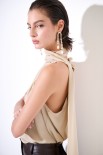TOP SMANICATO CON FOULARD COLLO BEIGE