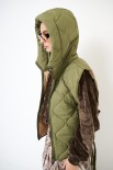 GILET TRAPUNTA CON CAPPUCCIO MILITARE