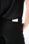 PANTALONE CARROT GABARDINA TINTO CAPO NERO