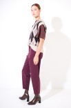 PANTALONE CARROT GABARDINA TINTO CAPO VINO