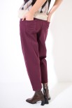 PANTALONE CARROT GABARDINA TINTO CAPO VINO