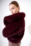 GIACCA CORTA ECO FUR PELO LUNGO COLLO SCIALLATO VINO