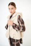 GILET ECO FUR CON CAPPUCCIO BURRO