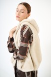 GILET ECO FUR CON CAPPUCCIO BURRO