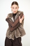 GILET ECO FUR CON CAPPUCCIO FANGO