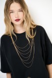 T-SHIRT COLLANA FILI LUNGA NERO