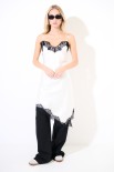 ABITO CON PIZZO A CONTRASTO BEIGE