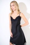 ABITO CON PIZZO A CONTRASTO NERO
