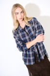 CAMICIA OVER QUADRO CON CASTONI BLU