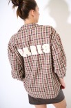 CAMICIA OVER QUADRI PATCH SCRITTA MORO