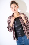 CAMICIA OVER QUADRI PATCH SCRITTA VINO