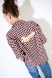 CAMICIA OVER QUADRI PATCH SCRITTA VINO