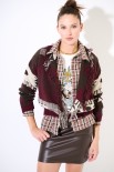 CARDIGAN CORTO CON FRANGE DIS. ETNICO VINO