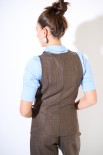 GILET CON CHIUSURA FIOCCO + SPILLA MORO