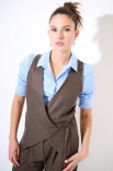 GILET CON CHIUSURA FIOCCO + SPILLA MORO