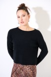 MAGLIA CON TASCA NERO
