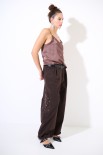 PANTALONE CON TASCONI +BORCHIETTE E CINTURA MORO