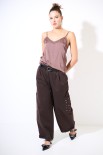 PANTALONE CON TASCONI +BORCHIETTE E CINTURA MORO