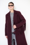 CAPPOTTO LUNGO CON FRANGE DIETRO VINO