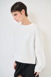 FELPA GARZATA CON SPACCHI SCRITTA PAILLETTES PANNA