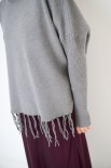 MAGLIA CROP CON FRANGE GRIGIO