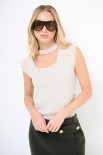 TOP SCOLLATO DAVANTI CON COLLO COSTINA BEIGE