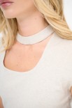 TOP SCOLLATO DAVANTI CON COLLO COSTINA BEIGE