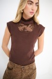 TOP SCOLLATO DAVANTI CON COLLO COSTINA MORO