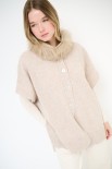 MANTELLA CON BOTTONI E COLLO PELLICCIA BEIGE