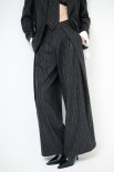 PANTA PALAZZO CON PIEGHE GESSATO ANTRACITE