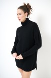 MAGLIA ABITO CON IL COLLO ALTO NERO