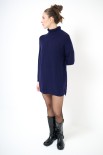 MAGLIA ABITO CON IL COLLO ALTO BLU