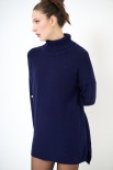 MAGLIA ABITO CON IL COLLO ALTO BLU