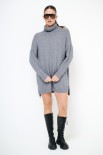 MAGLIA ABITO CON IL COLLO ALTO GRIGIO