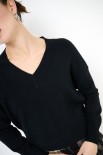 MAGLIA CROP SCOLLO V NERO