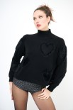 MAGLIA COLLO CRATERE CUORI PELLICCIA NERO