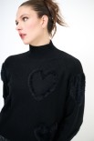 MAGLIA COLLO CRATERE CUORI PELLICCIA NERO