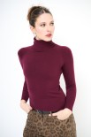 MAGLIA COLLO ALTO TAGLIO RAGLAN BORDEAUX