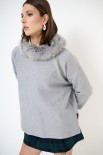 MAGLIA MANTELLA CON COLLO PELLICCIA GRIGIO